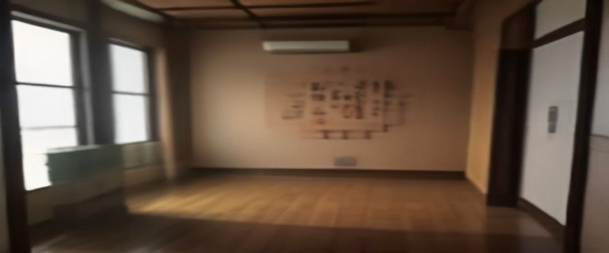 i社内容风格展示封面图，清新森林绿配色，展示i社典型作品的视觉美术风格与沉浸感氛围，画面精致细腻